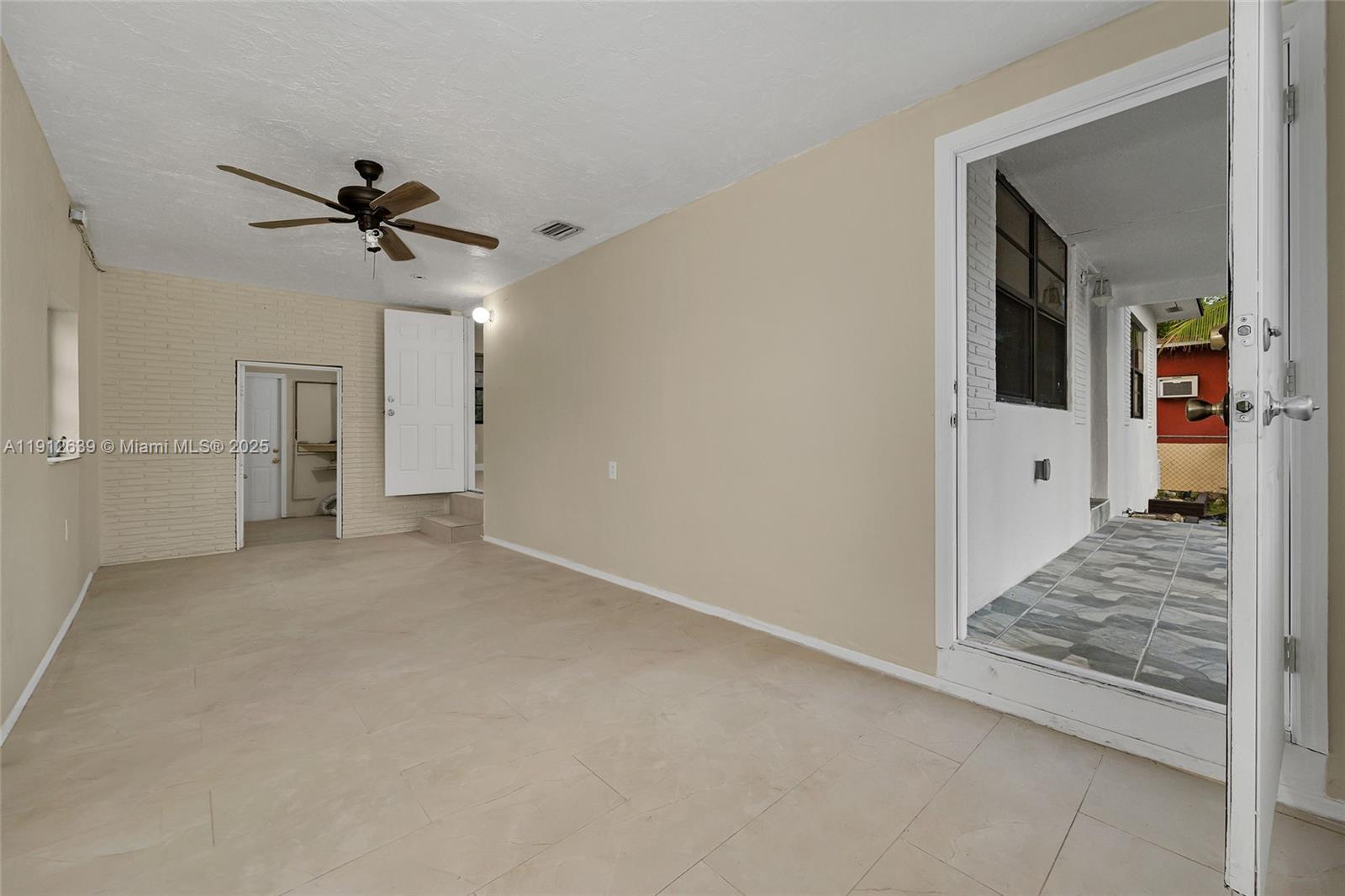 THE TROPICS AMD - Residential Lease