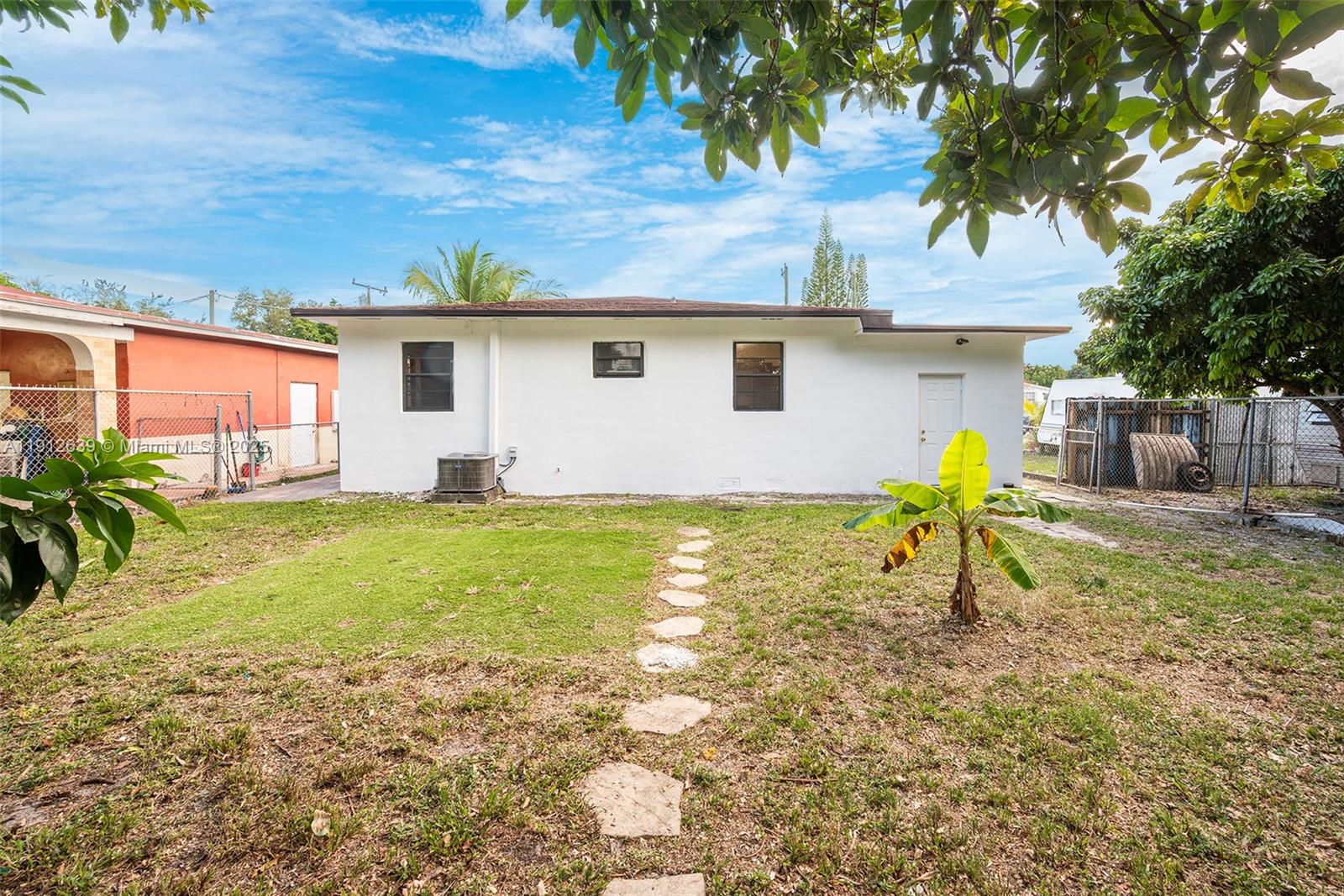 THE TROPICS AMD - Residential Lease