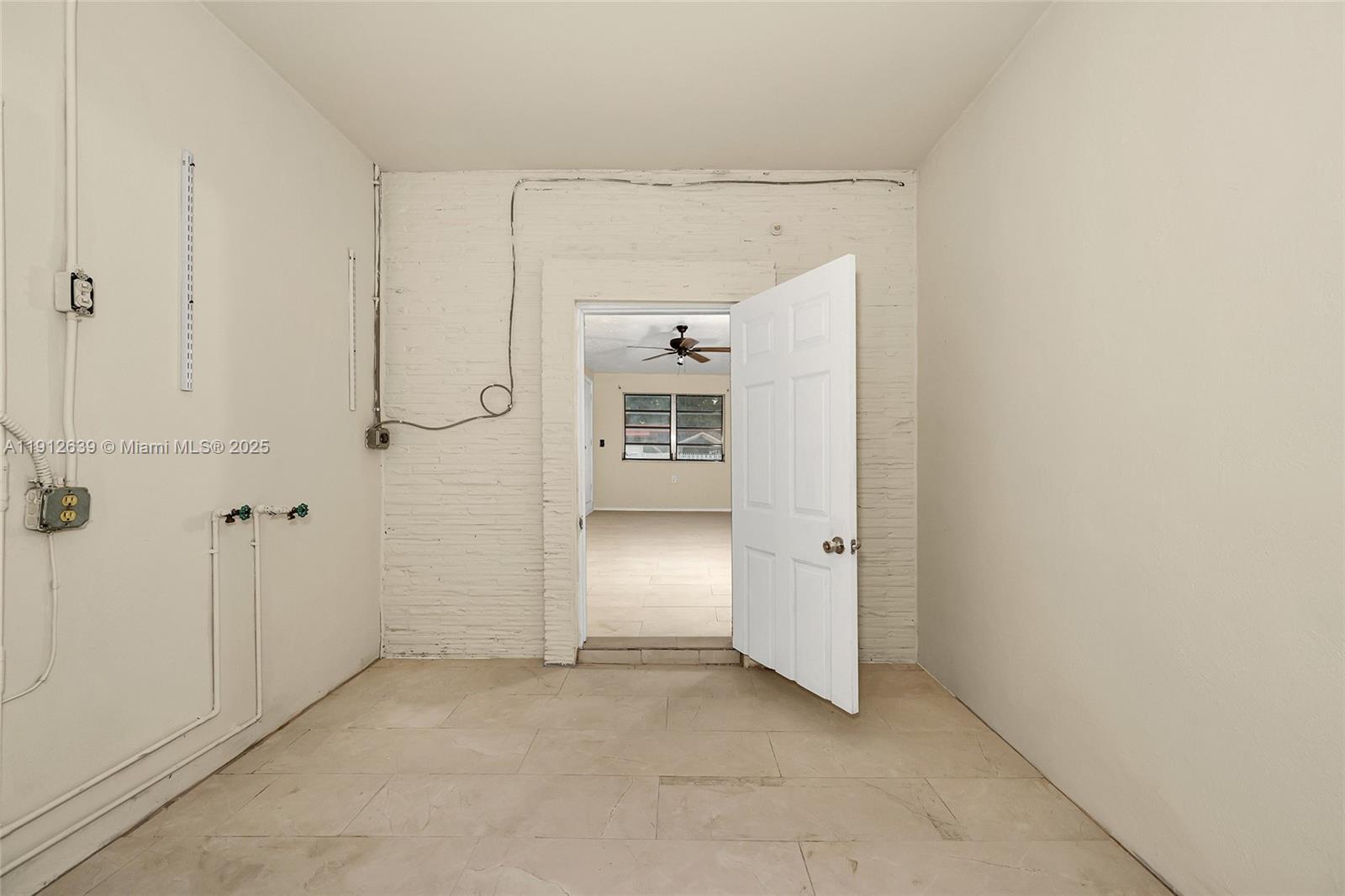 THE TROPICS AMD - Residential Lease