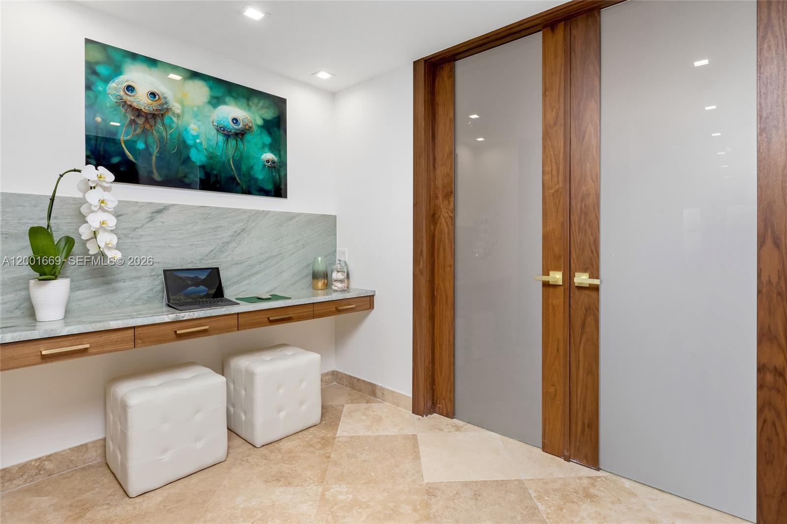 PALMS TOWER ONE CONDO - Residential