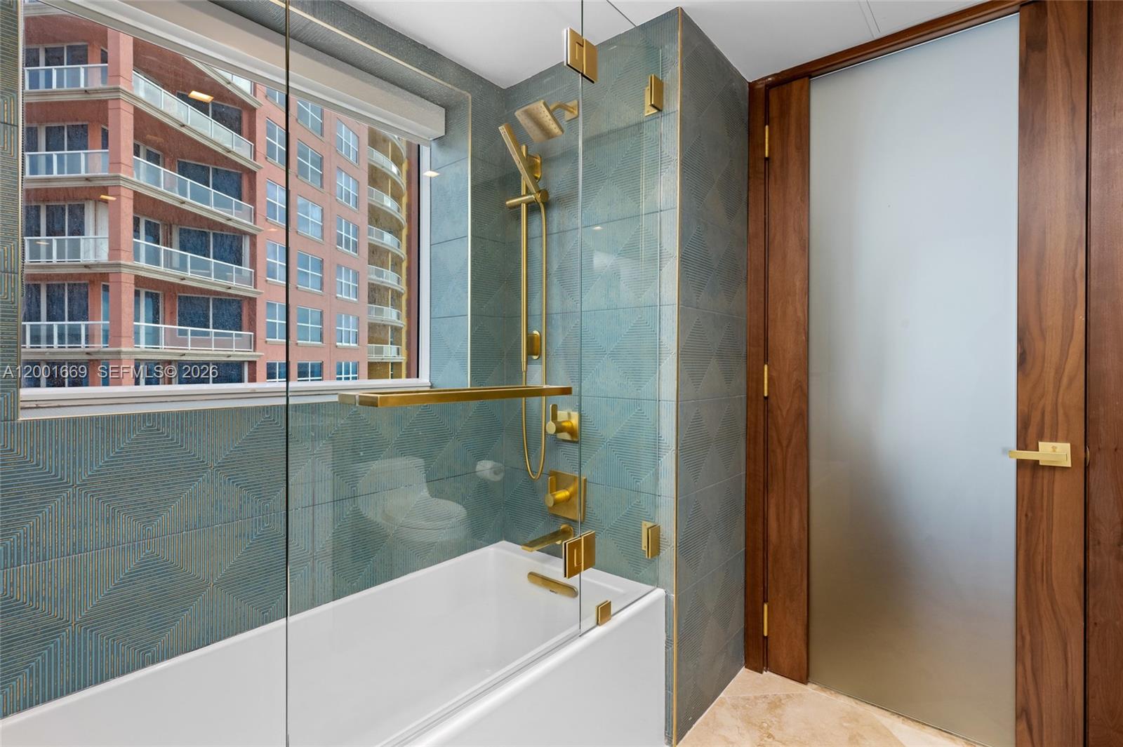 PALMS TOWER ONE CONDO - Residential