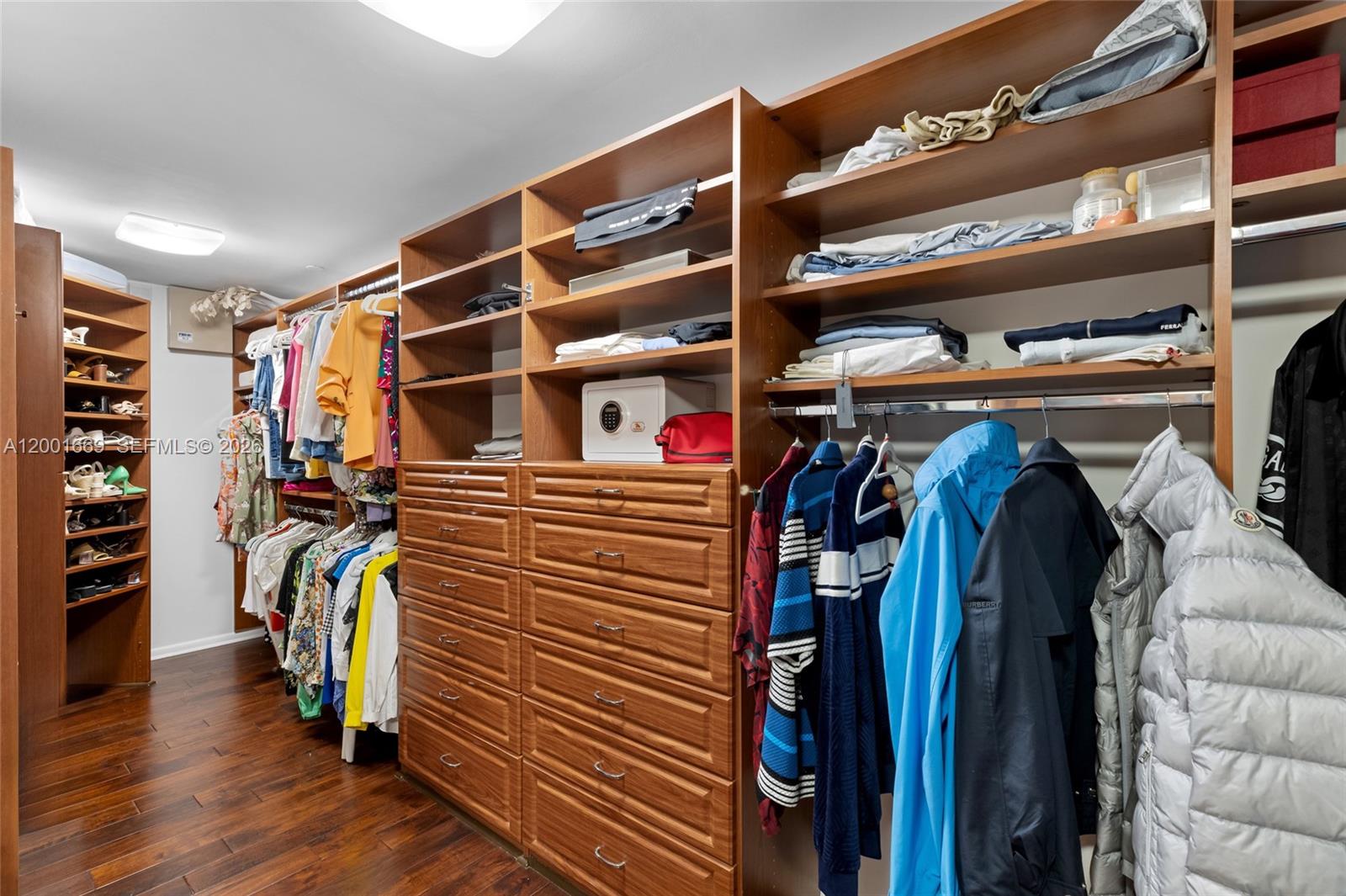 PALMS TOWER ONE CONDO - Residential