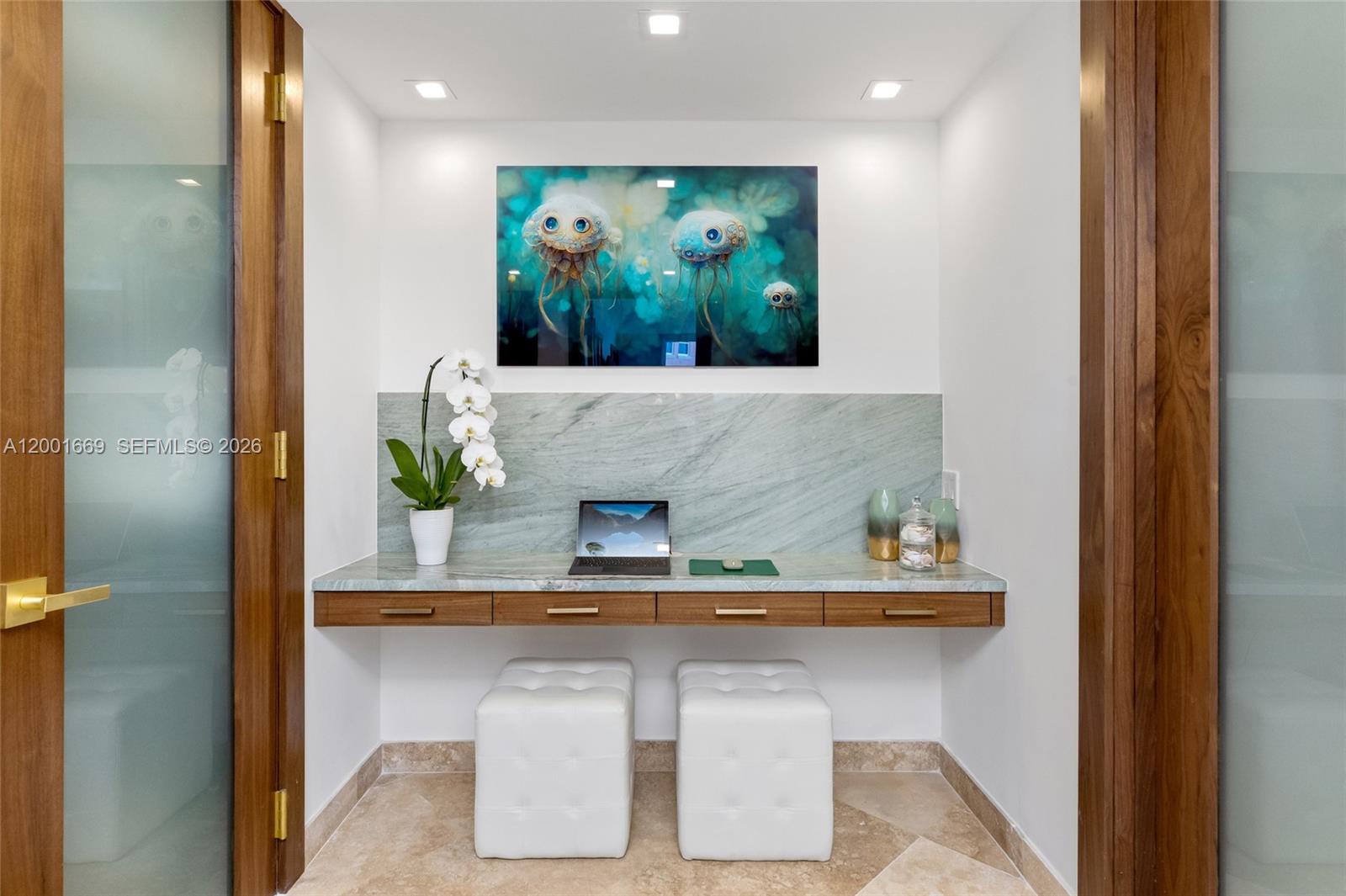 PALMS TOWER ONE CONDO - Residential