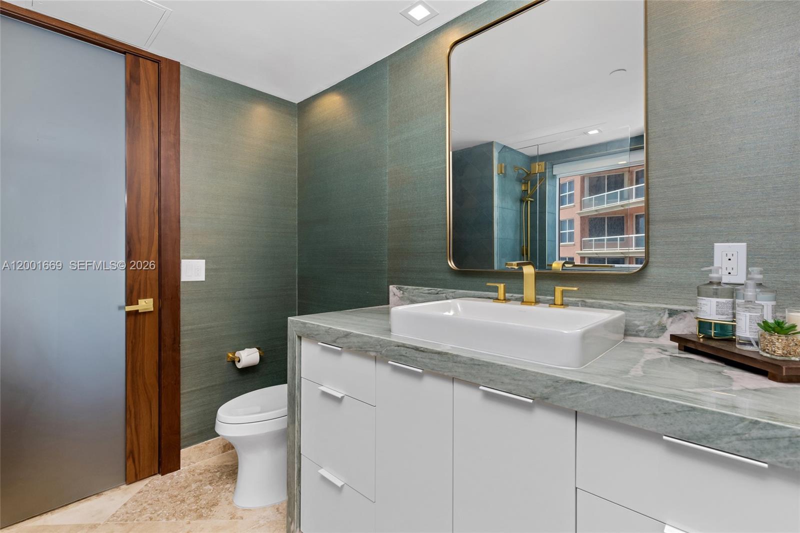 PALMS TOWER ONE CONDO - Residential