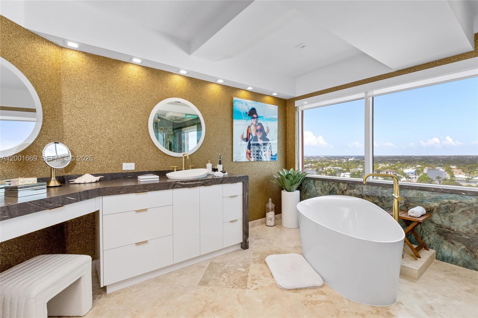 PALMS TOWER ONE CONDO - Residential