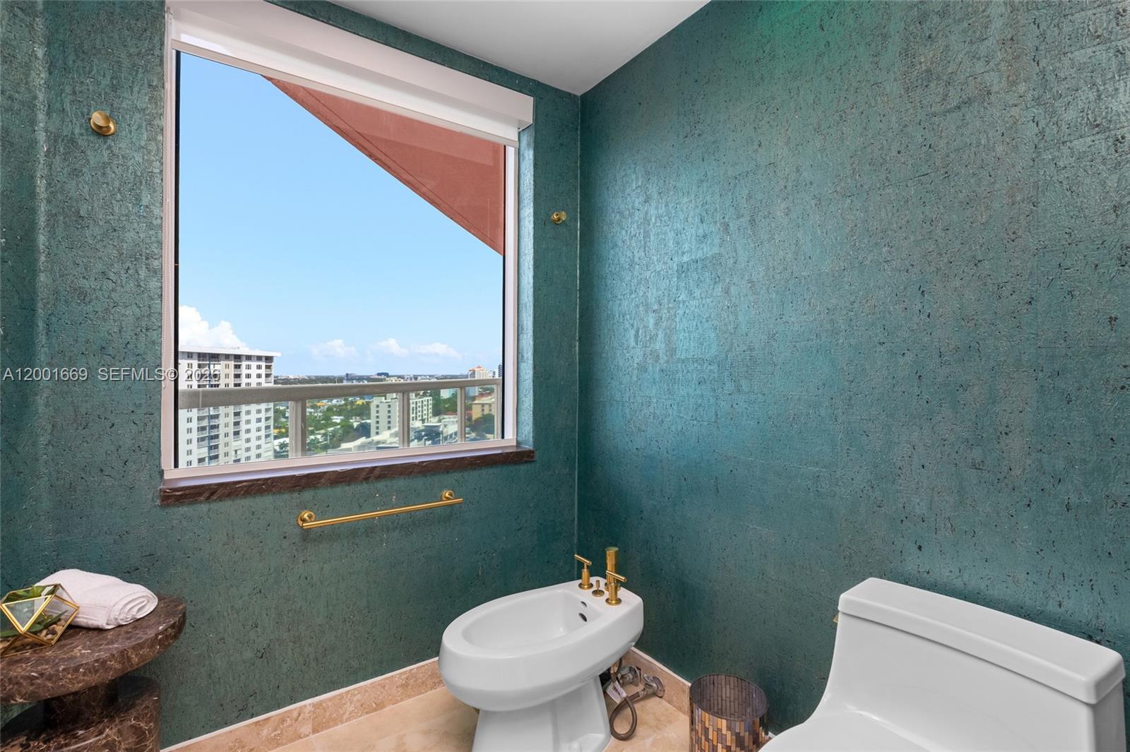 PALMS TOWER ONE CONDO - Residential