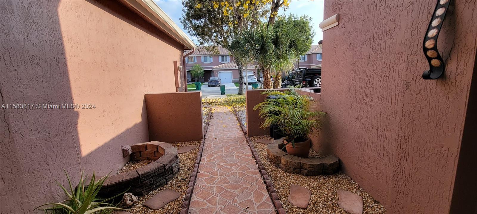 LAGO MAR 1ST ADDN - Residential Lease