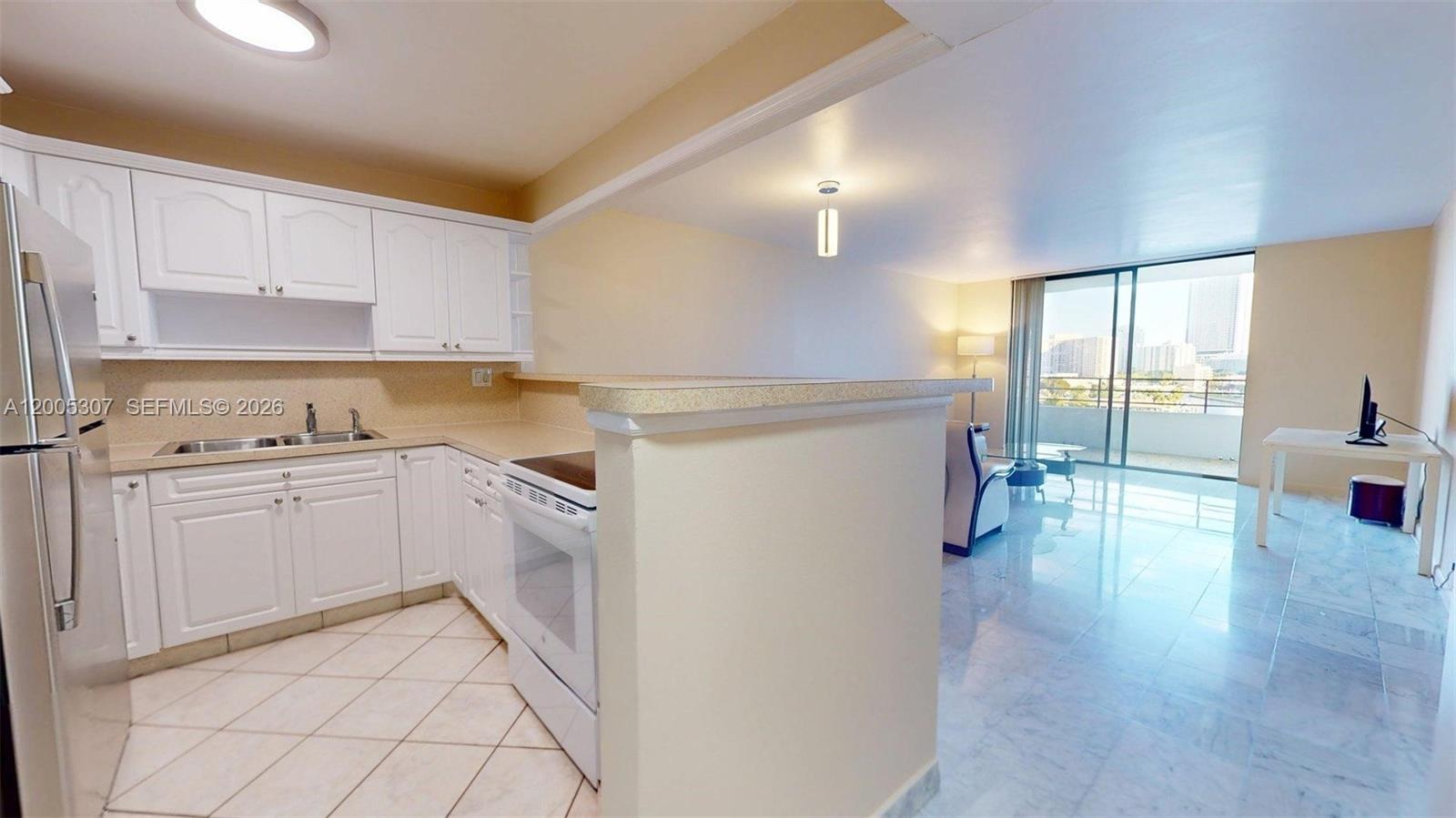 500 Three Islands Blvd 402