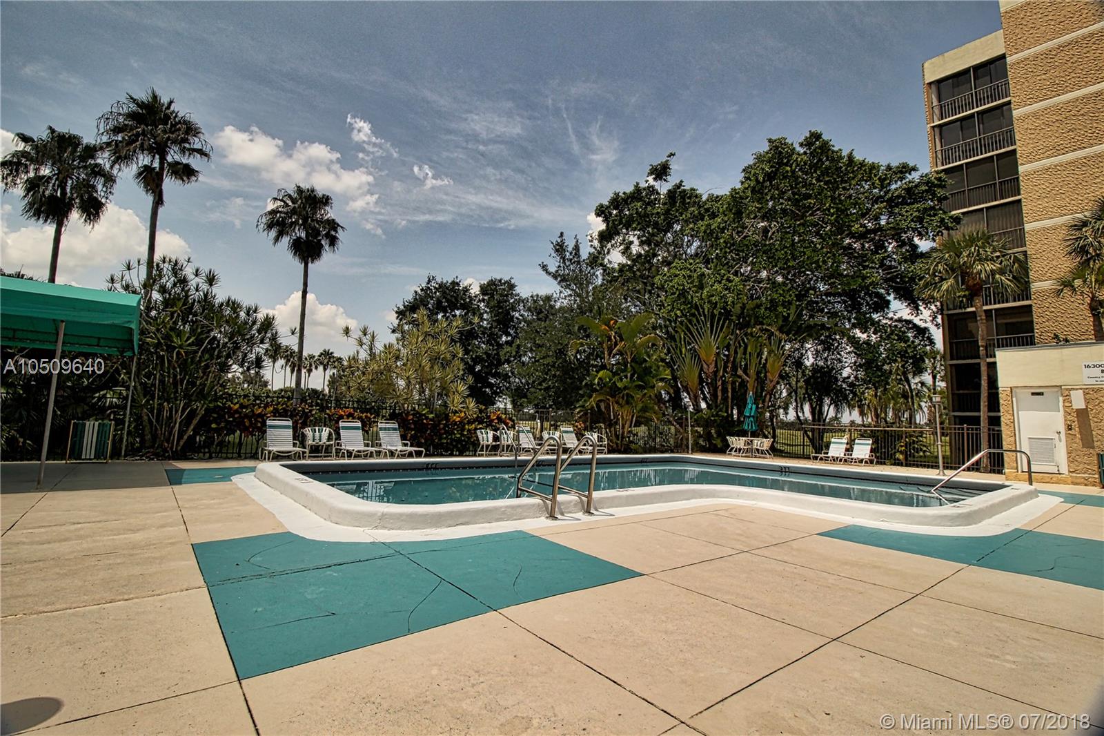 COUNTRY CLUB VILLAGE - Residential