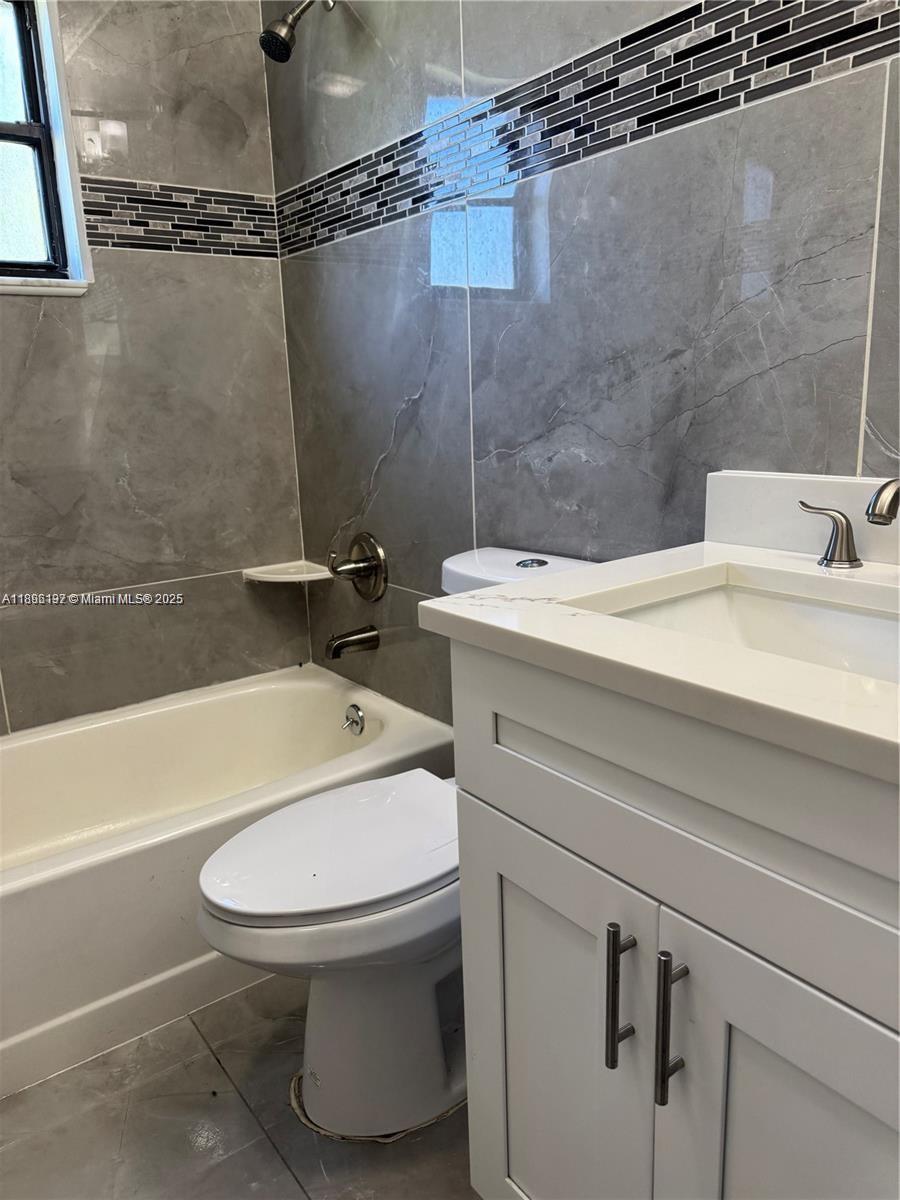 PORT ST LUCIE SECTION 19 - Residential Lease