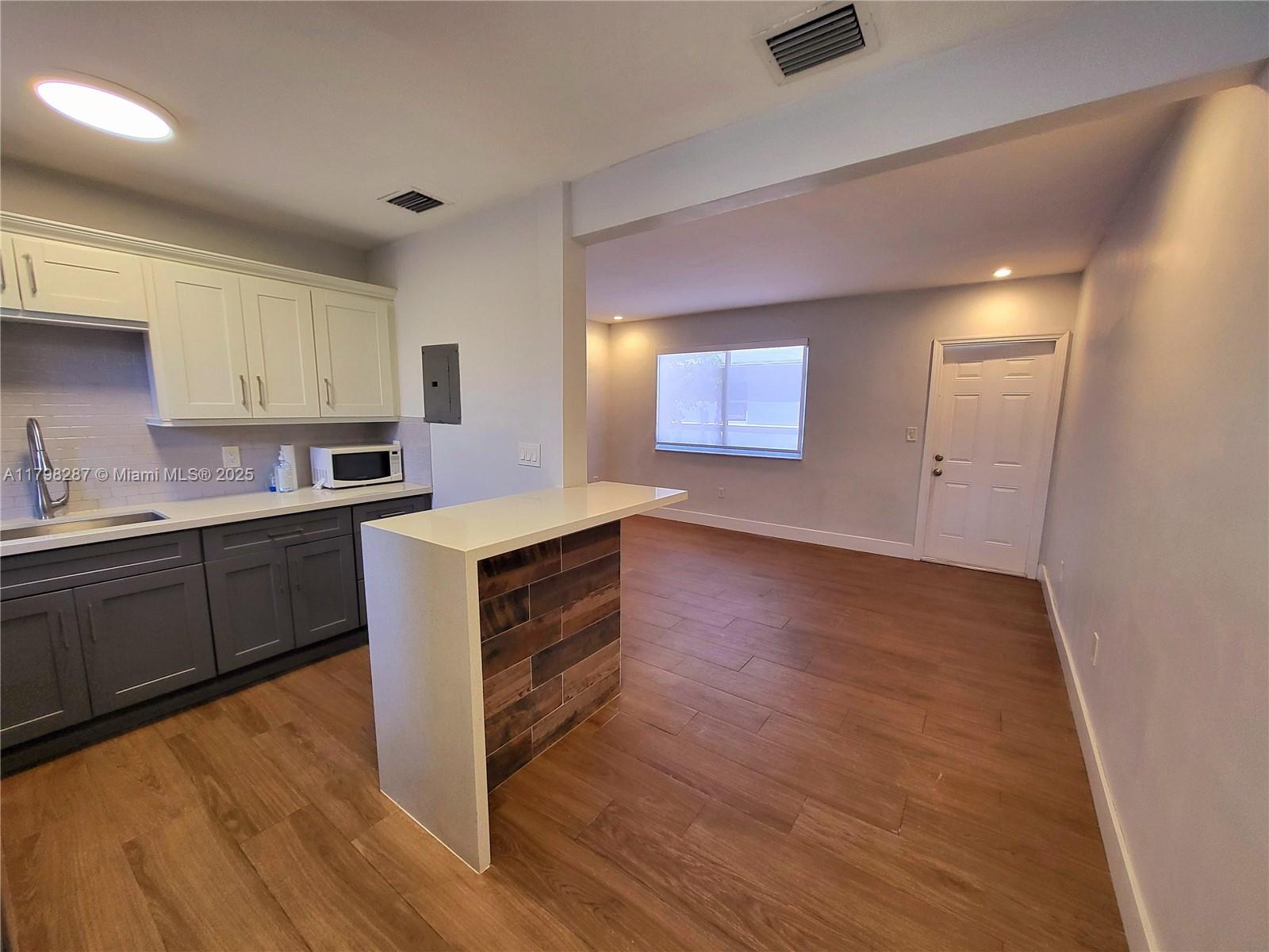 2355 SW 27th St 4