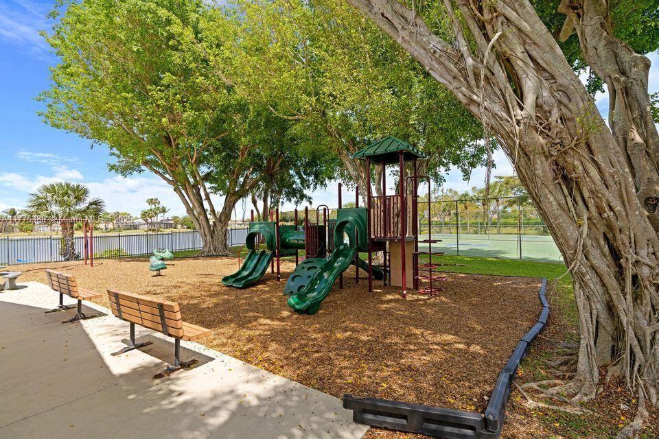 LAKES AT BOCA RATON PAR E - Residential