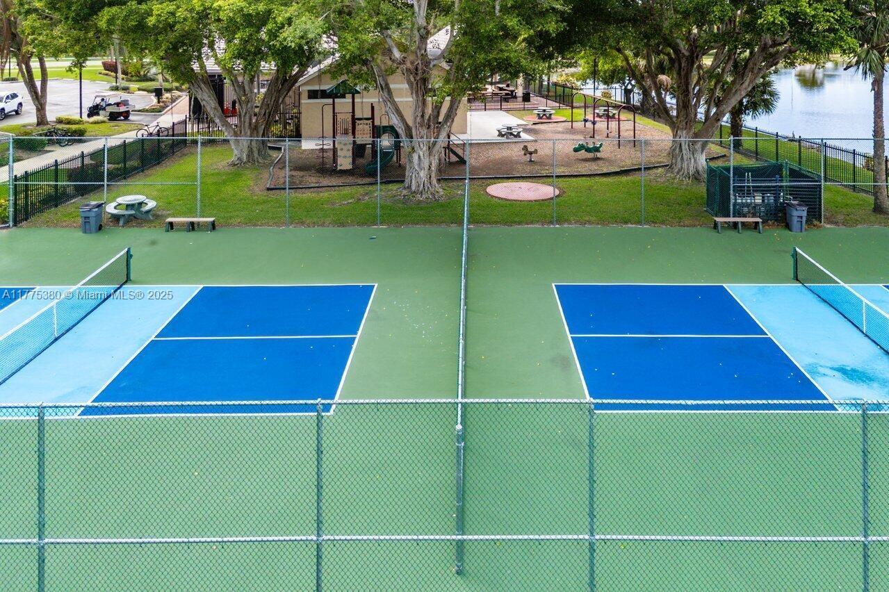 LAKES AT BOCA RATON PAR E - Residential