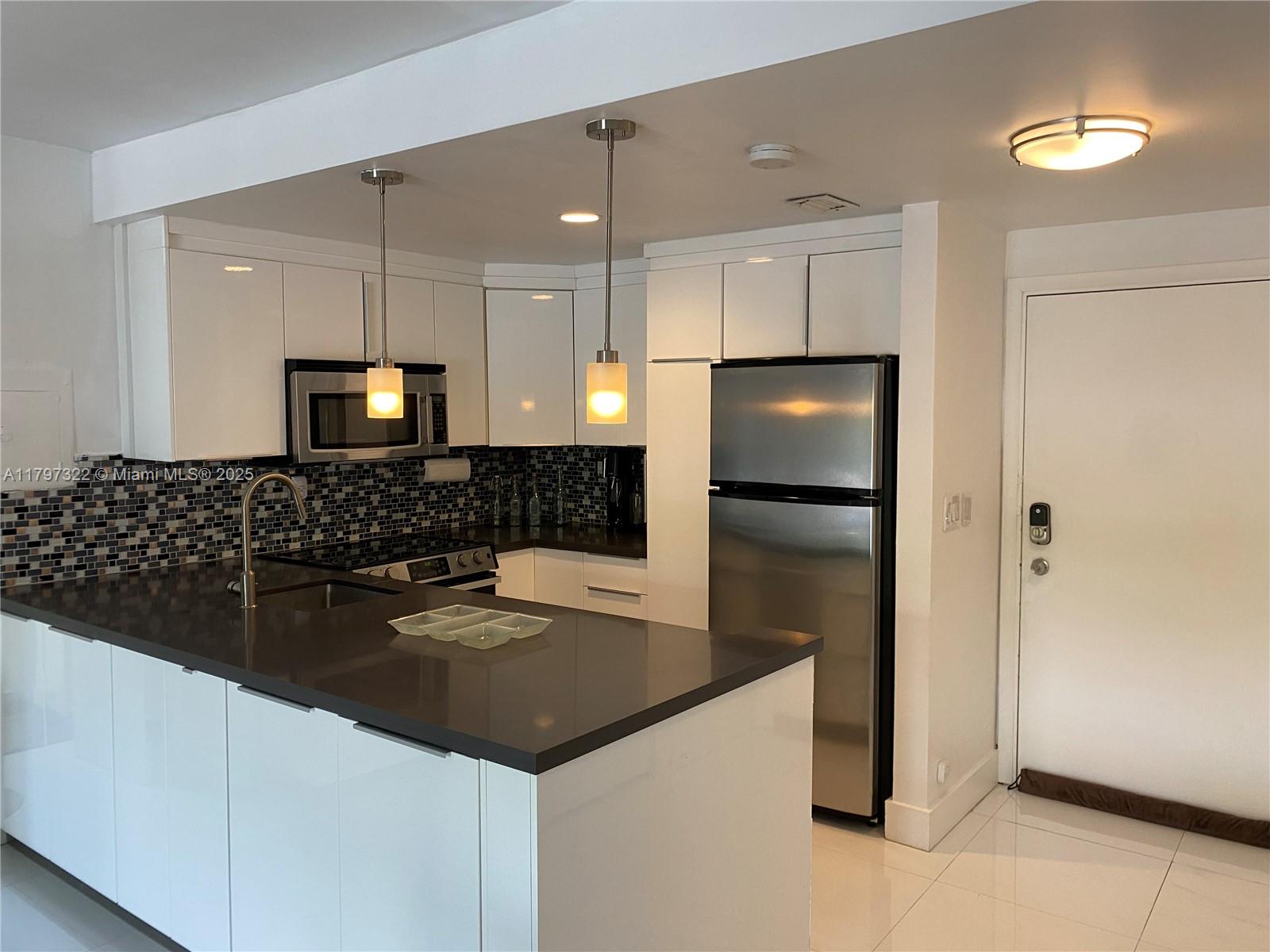 Rental Property at 1540 Meridian Ave 4K, Miami Beach, Miami-Dade County, Florida - Bedrooms: 1 
Bathrooms: 1  - $2,500 MO.