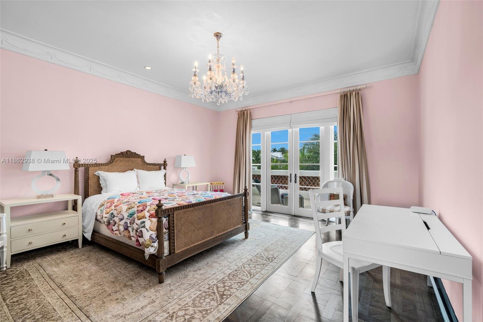 THE MOORINGS - Residential