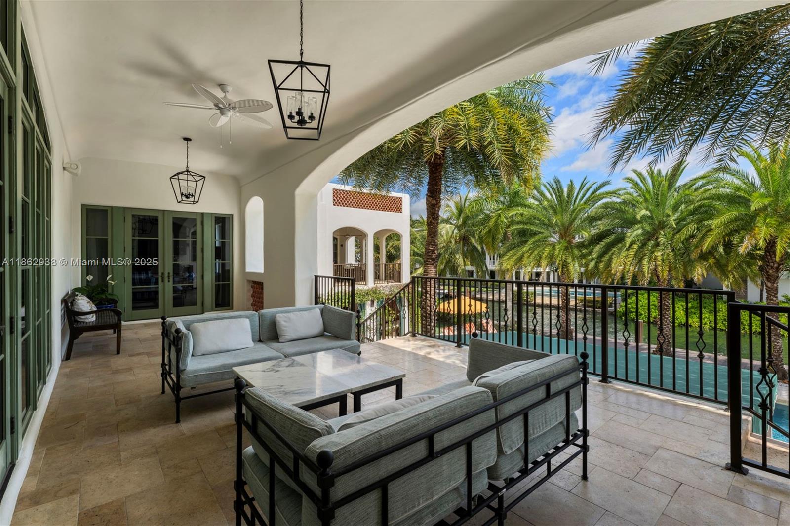 THE MOORINGS - Residential