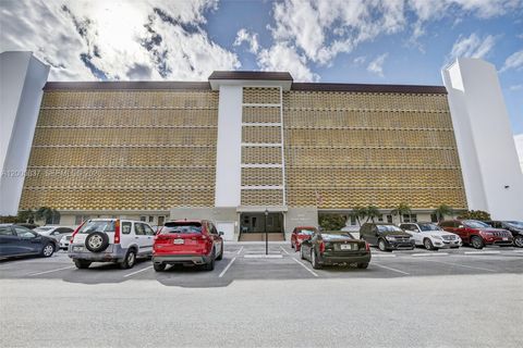 Tiny photo for 3050 NE 16th Ave #407, Oakland Park, FL 33334 (MLS # A12005837)