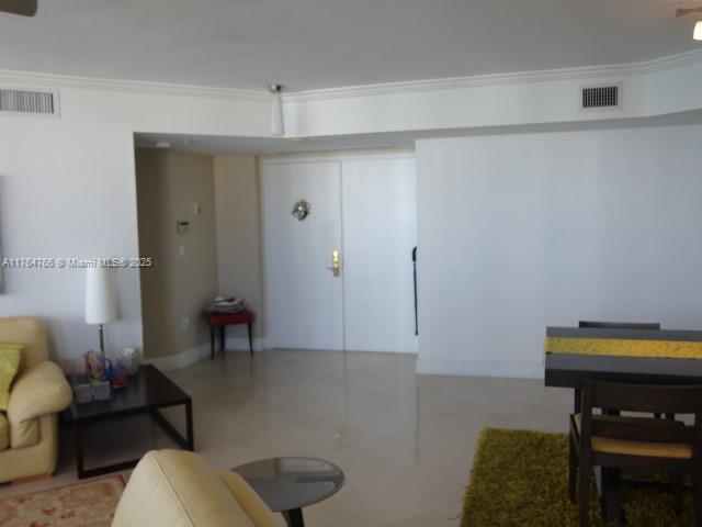LA GORCE PALACE CONDO - Residential Lease
