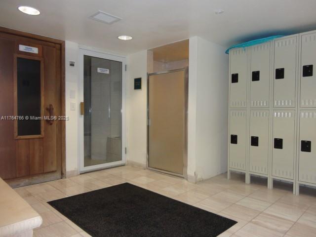 LA GORCE PALACE CONDO - Residential Lease