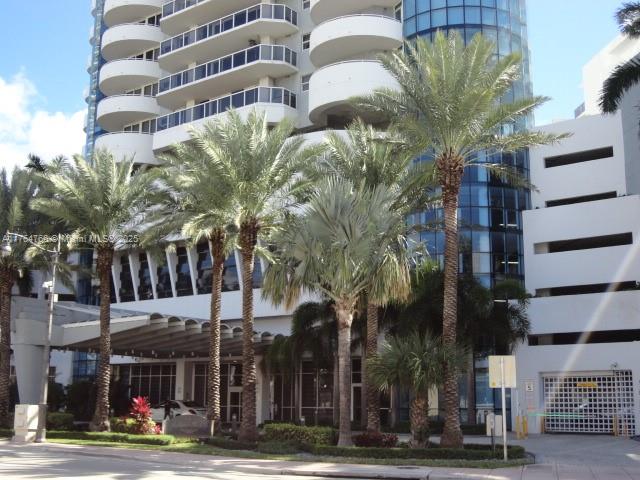 LA GORCE PALACE CONDO - Residential Lease