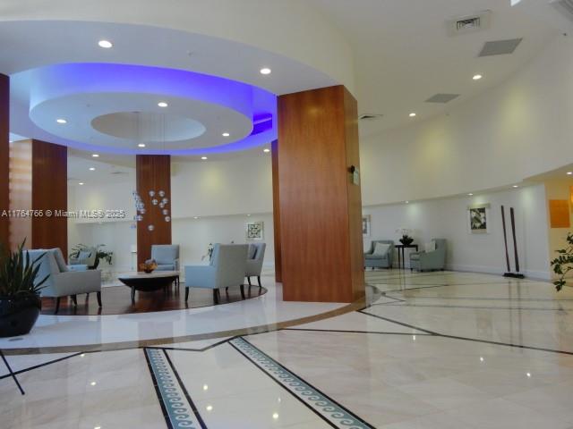 LA GORCE PALACE CONDO - Residential Lease
