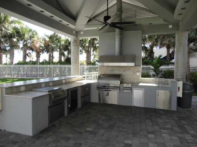 LA GORCE PALACE CONDO - Residential Lease