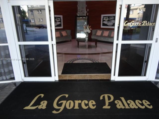 LA GORCE PALACE CONDO - Residential Lease