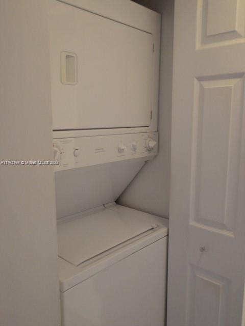 LA GORCE PALACE CONDO - Residential Lease