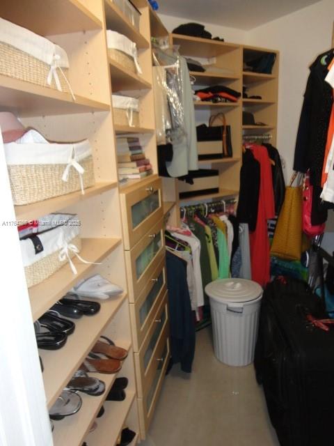 LA GORCE PALACE CONDO - Residential Lease
