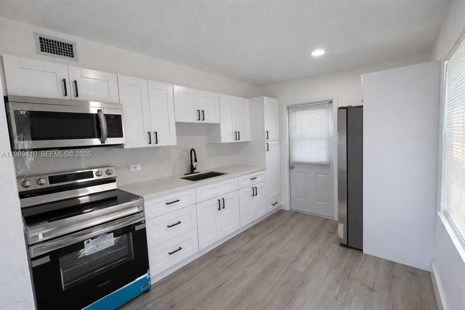 BUNCHE PARK - Residential