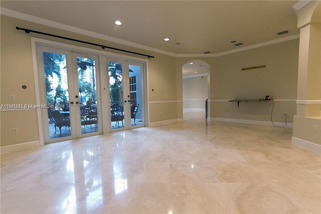 GOLDEN GATE EST & MARINA - Residential