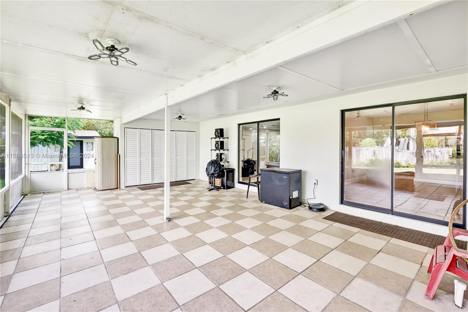 WINSTON PARK UNIT TWO - Residential