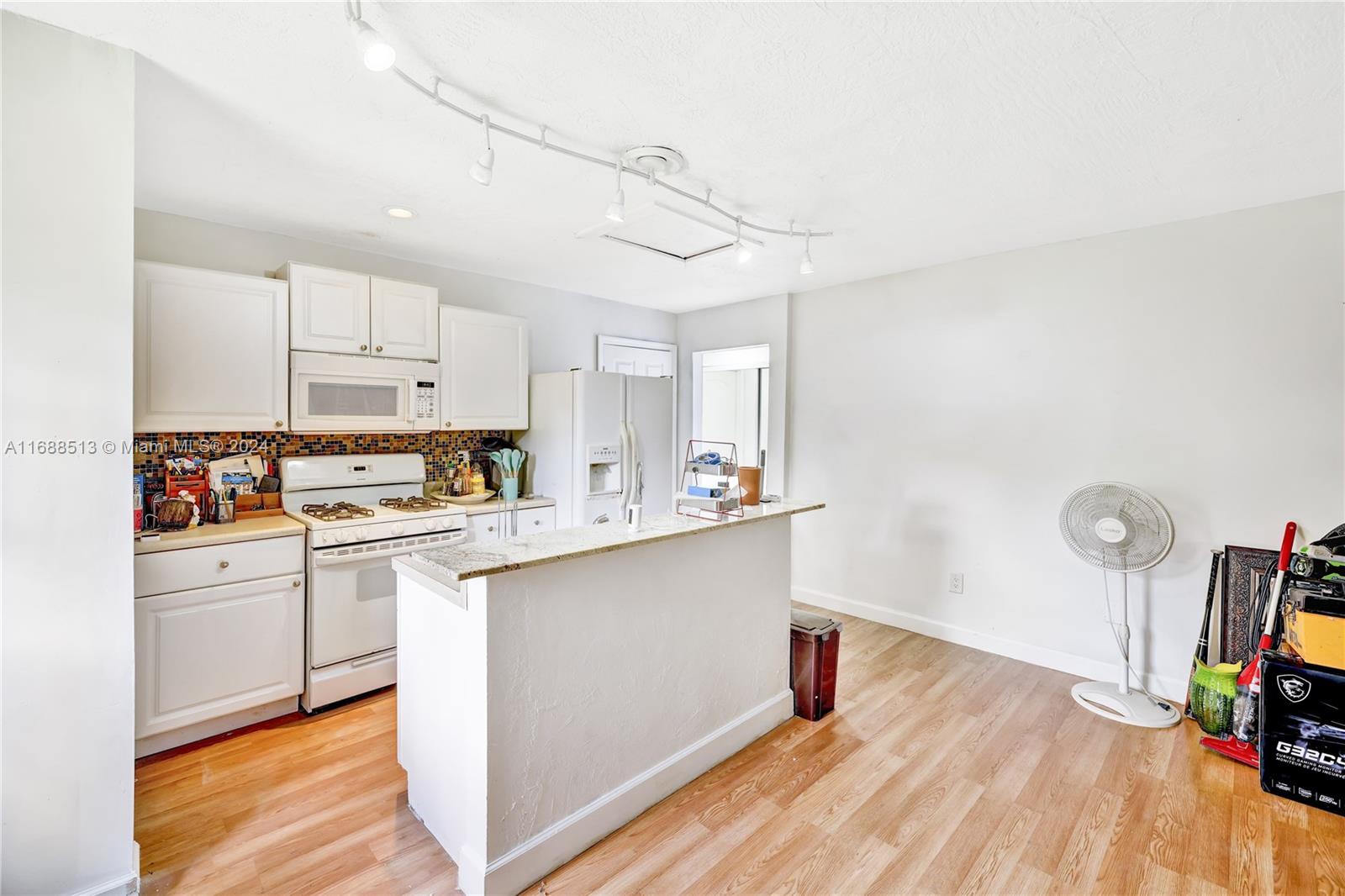 WINSTON PARK UNIT TWO - Residential