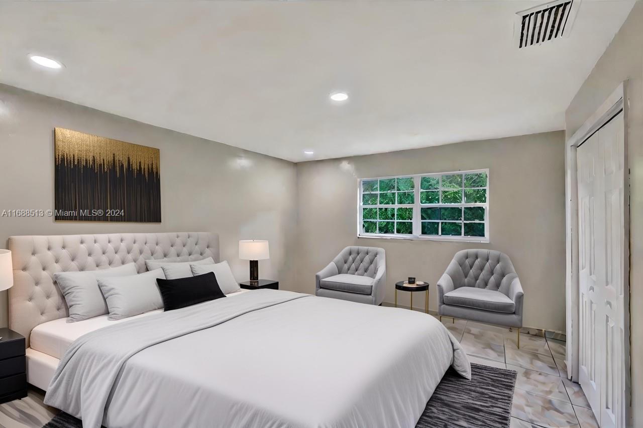 WINSTON PARK UNIT TWO - Residential