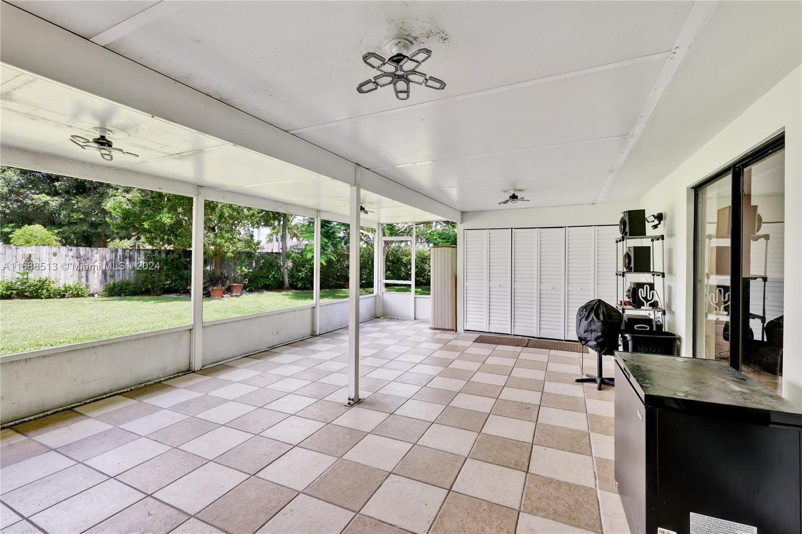WINSTON PARK UNIT TWO - Residential