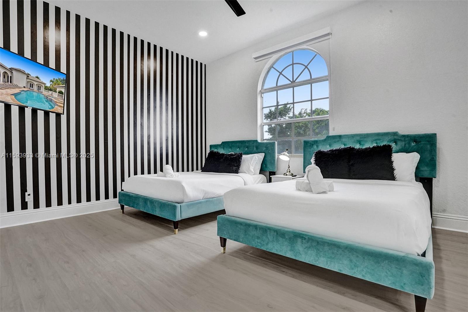 PINE MEADOW ESTATES - Residential