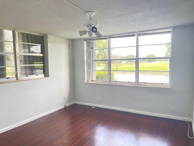 ROLLING HILLS GOLF AND TE - Residential