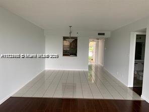 3100 W Rolling Hills Cir 101