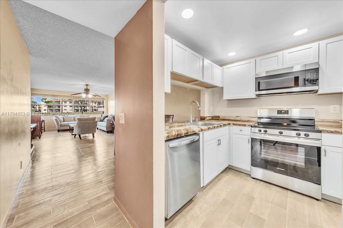 2793 Nw 104th Ave 101, Sunrise, Miami-Dade County, Florida - 2 Bedrooms  
2 Bathrooms - 