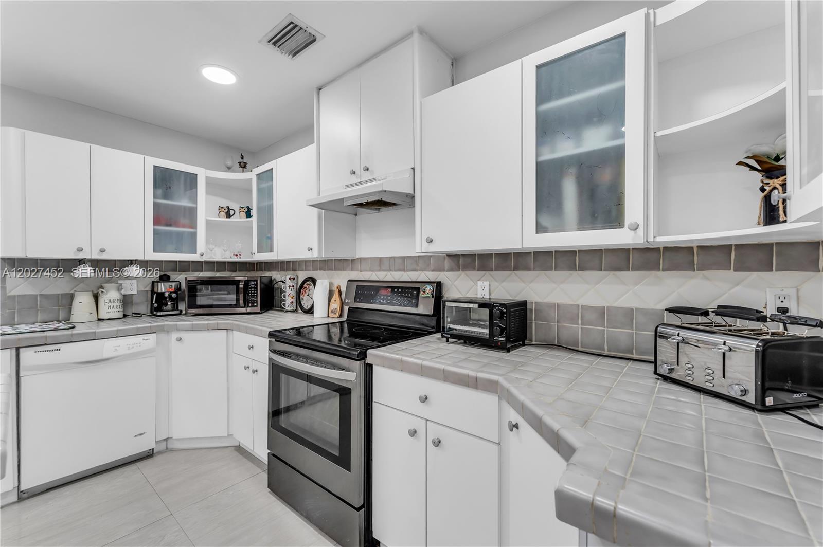 CORAL VILLAS REV - Residential