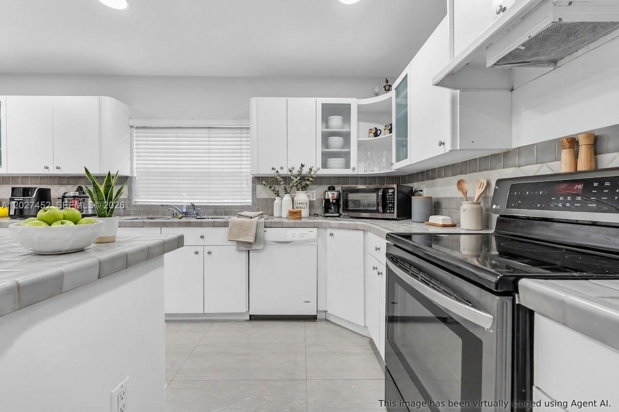 CORAL VILLAS REV - Residential