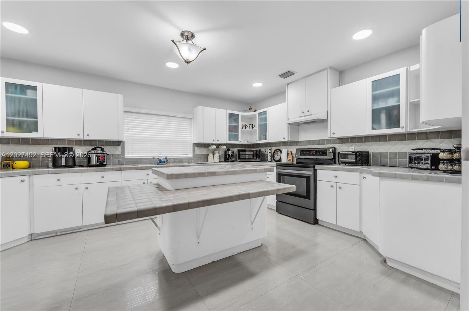 CORAL VILLAS REV - Residential