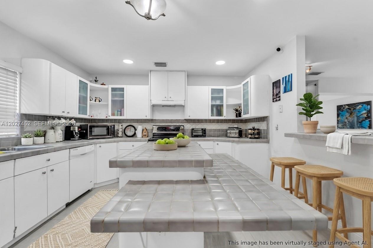 CORAL VILLAS REV - Residential