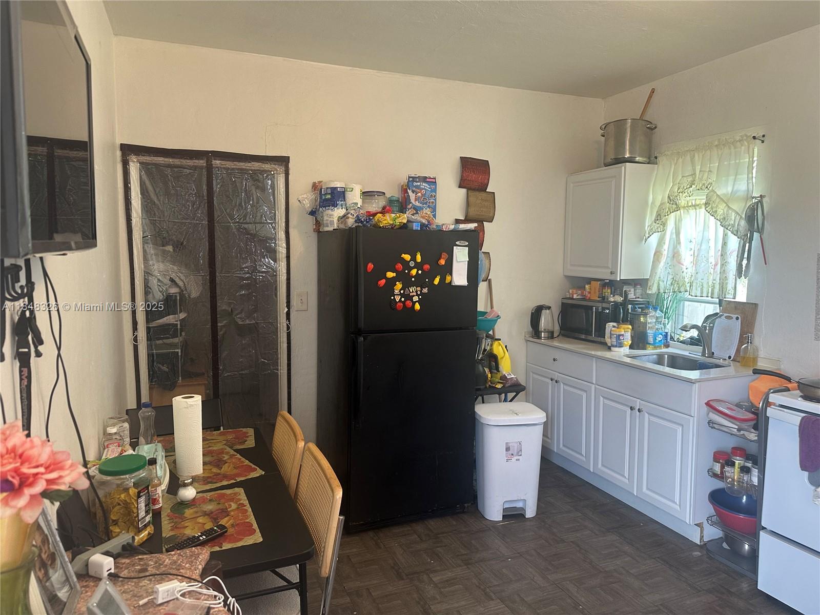1 Bed 1 bath duplex in the heart of Miami.