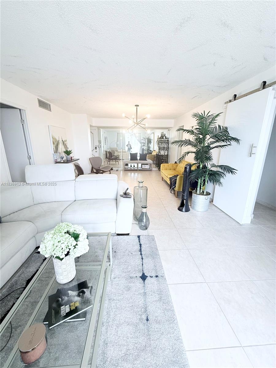 PLAZA TOWERS - Residential Lease