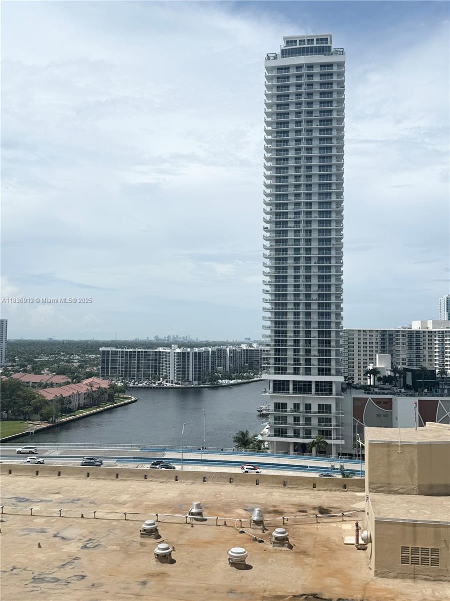 1833 S OCEAN DR 1707