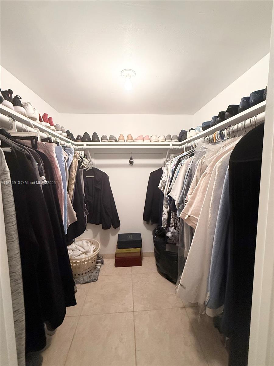 PLAZA TOWERS - Residential Lease