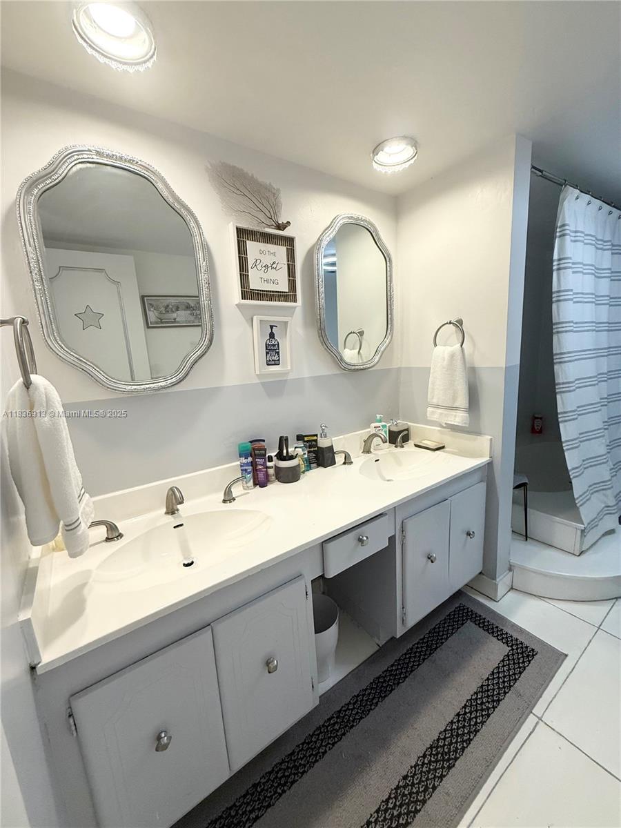 PLAZA TOWERS - Residential Lease