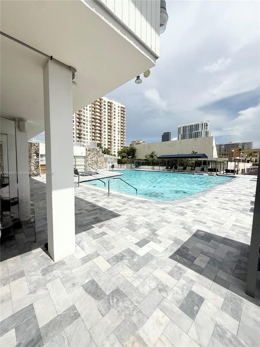 PLAZA TOWERS - Residential Lease