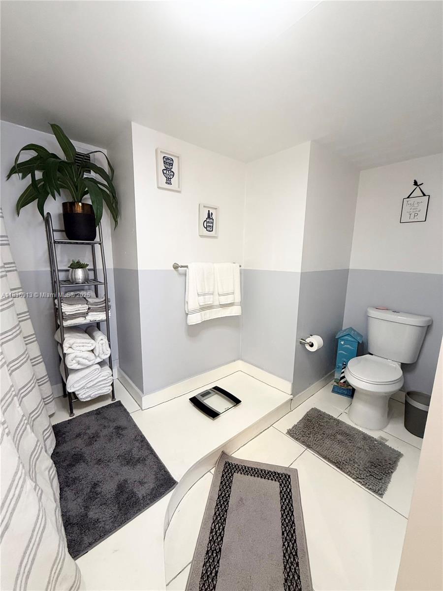 PLAZA TOWERS - Residential Lease